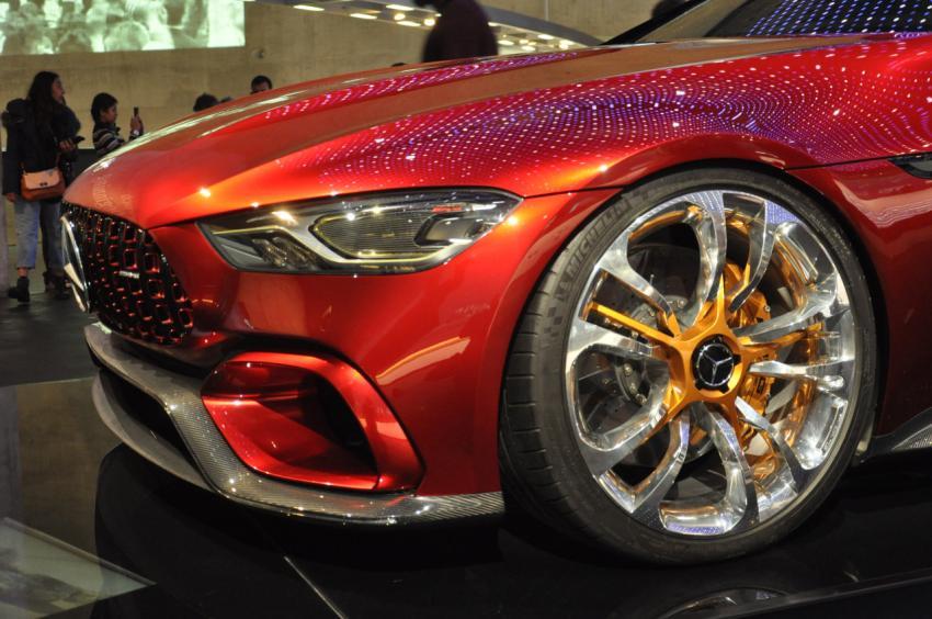 Red car