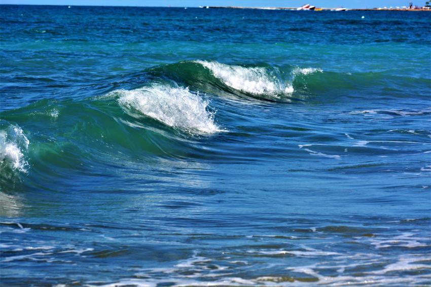 sea ​​waves