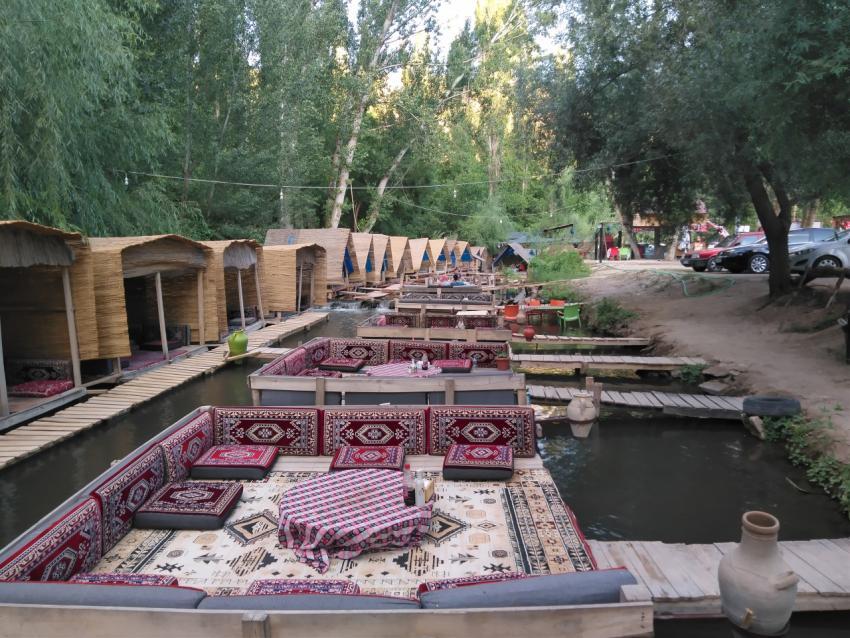river,restaurant,flow