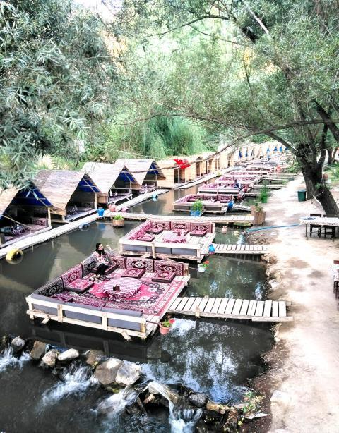 river,restaurant