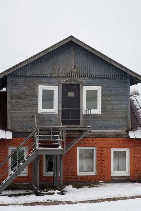 House made of brick and wood